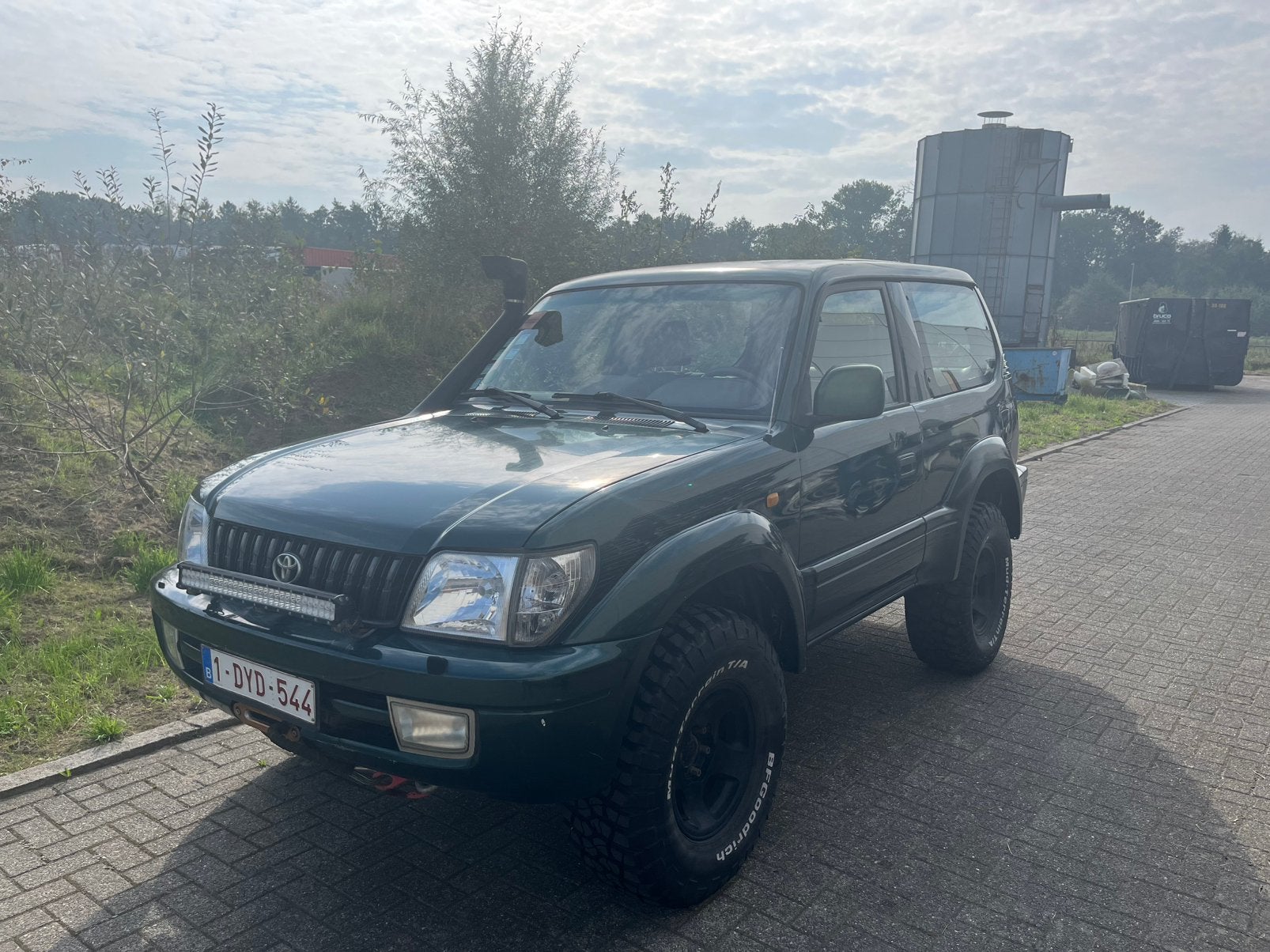 Toyota landcruiser 90, 2700 kg, Beige, 4 cilinders, Leder