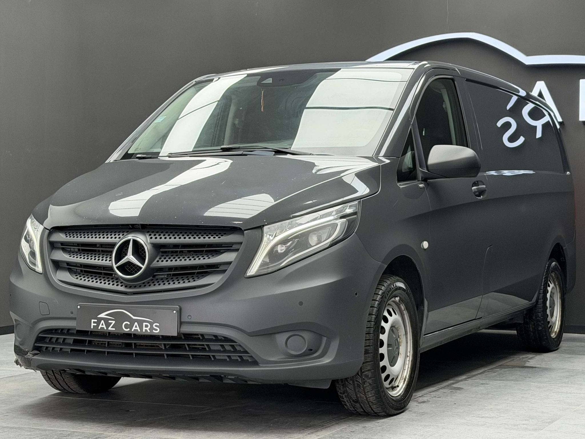 Mercedes-Benz Vito 2.1d 4-Matic * 3 PLACES + CAMÉRA + GPS +, Auto's, 4 deurs, Stof, 4 cilinders, Mercedes-Benz