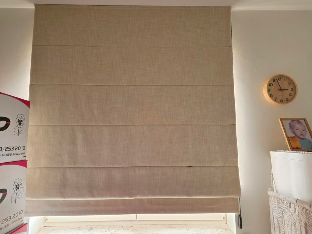Beige gevoerde gordijn met zwart optreksysteem ., Huis en Inrichting, Stoffering | Gordijnen en Lamellen, Ophalen, 100 tot 150 cm