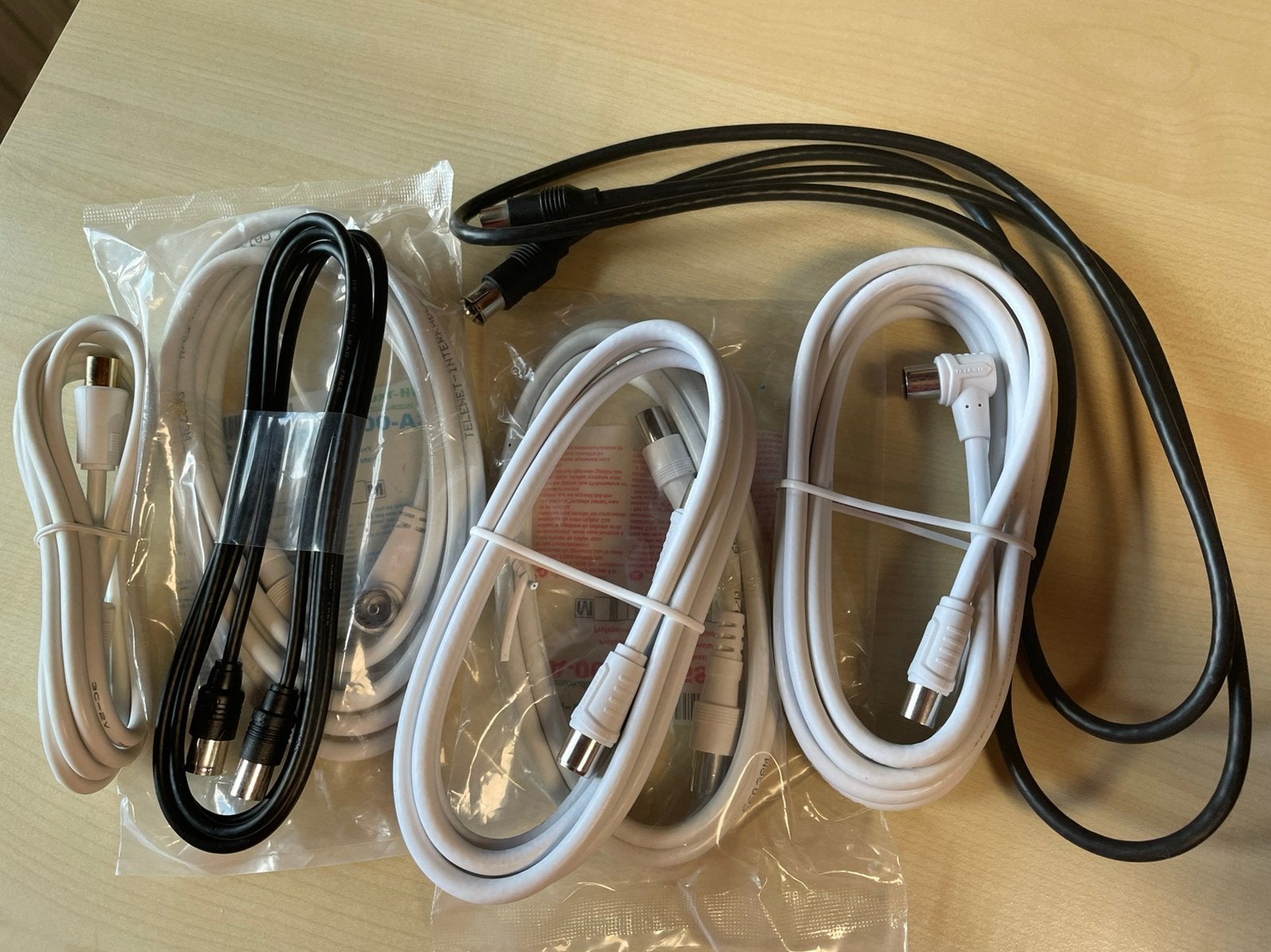 7 coax kabels (meeste nieuw), Audio, Tv en Foto, Audiokabels en Televisiekabels, Ophalen of Verzenden, Zo goed als nieuw, Coaxiale kabel