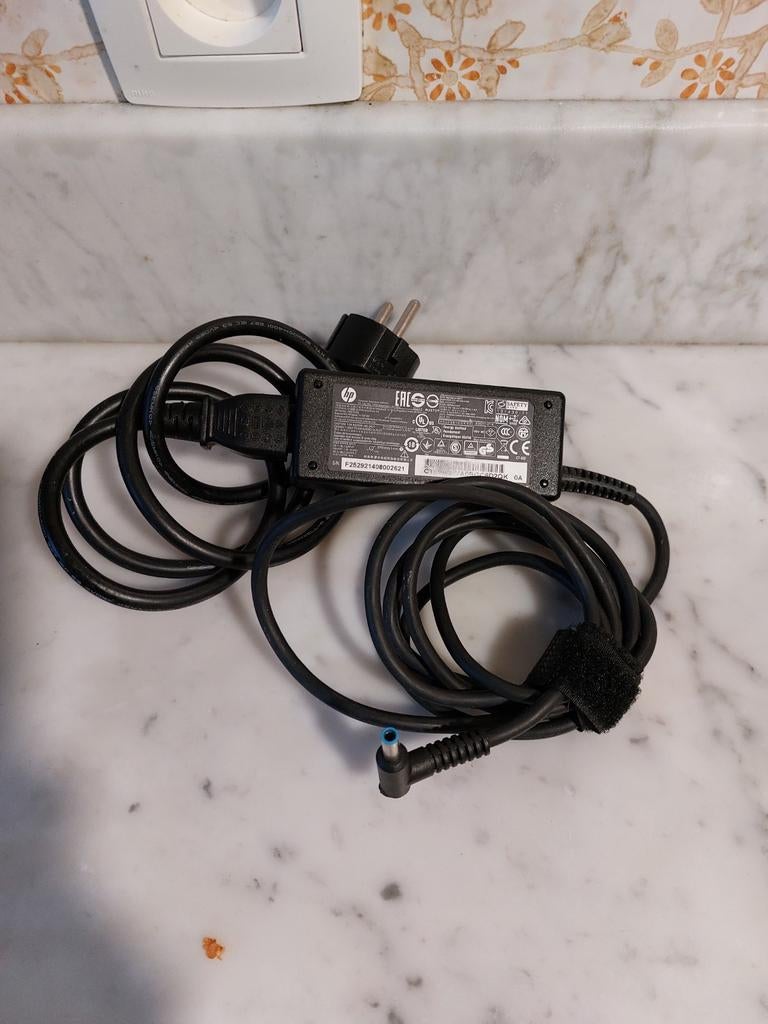 Chargeur original ordi HP nouveau modèle .45W., Informatique & Logiciels, Chargeurs d'ordinateur portable, Enlèvement ou Envoi