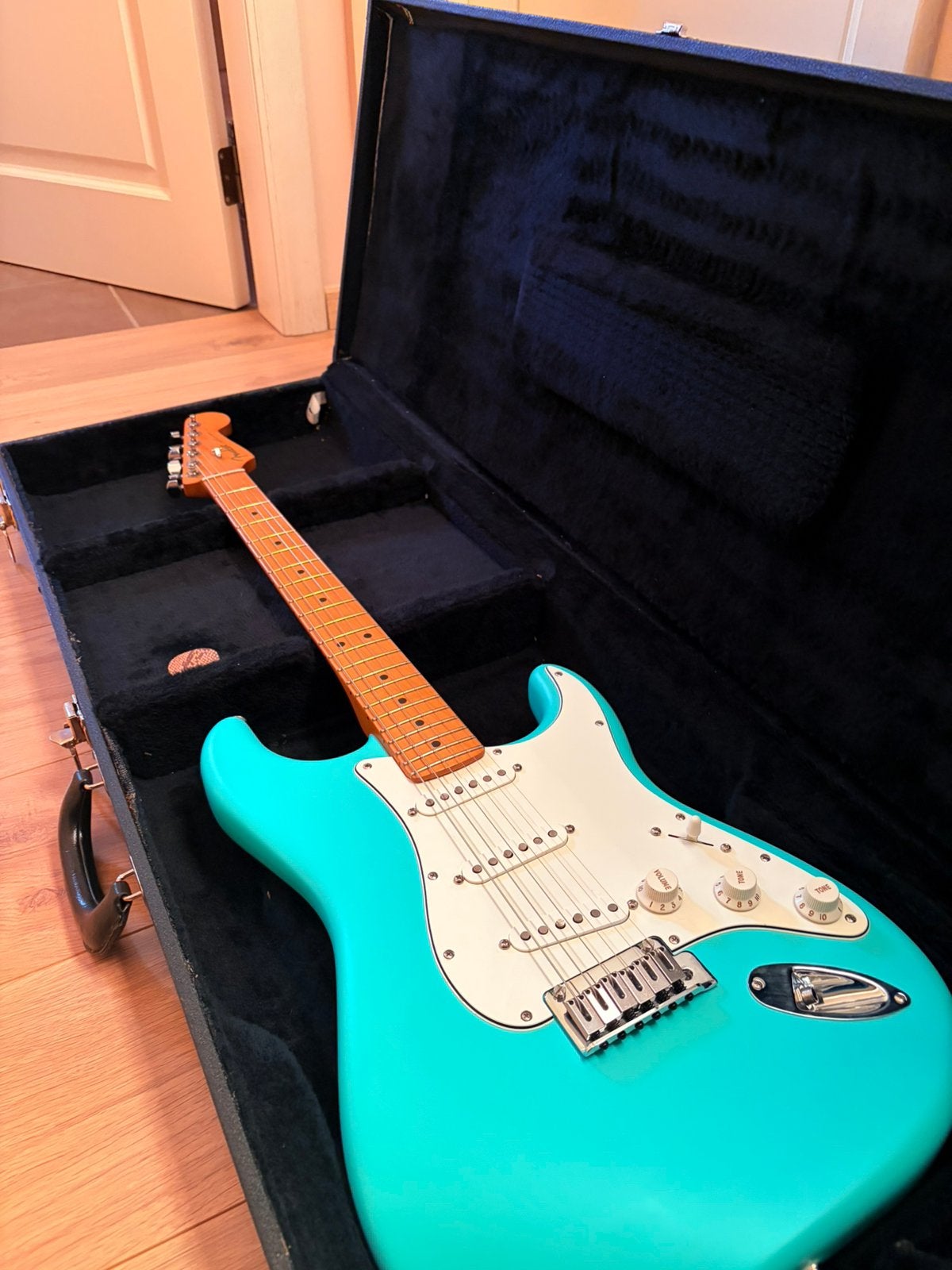 Fender stratocaster Made In Mexico- 2024, Muziek en Instrumenten, Snaarinstrumenten | Gitaren | Elektrisch, Ophalen of Verzenden
