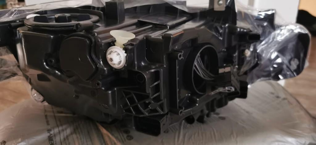Phare BMW Série 3 F30 F31 Xenon LED gauche neuf, Autos : Pièces & Accessoires, Éclairage, Enlèvement, Neuf, BMW