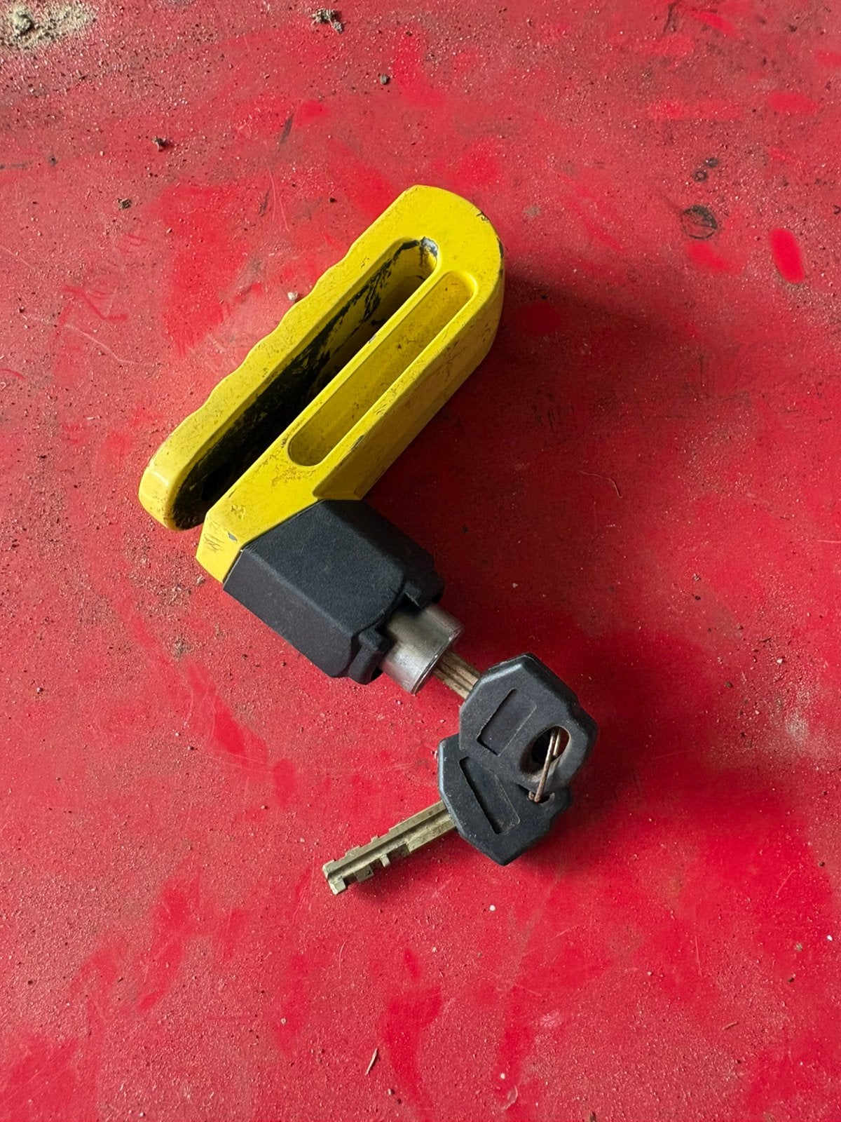 Remschijfslot, Motoren, Accessoires | Sloten, Ophalen, Zo goed als nieuw