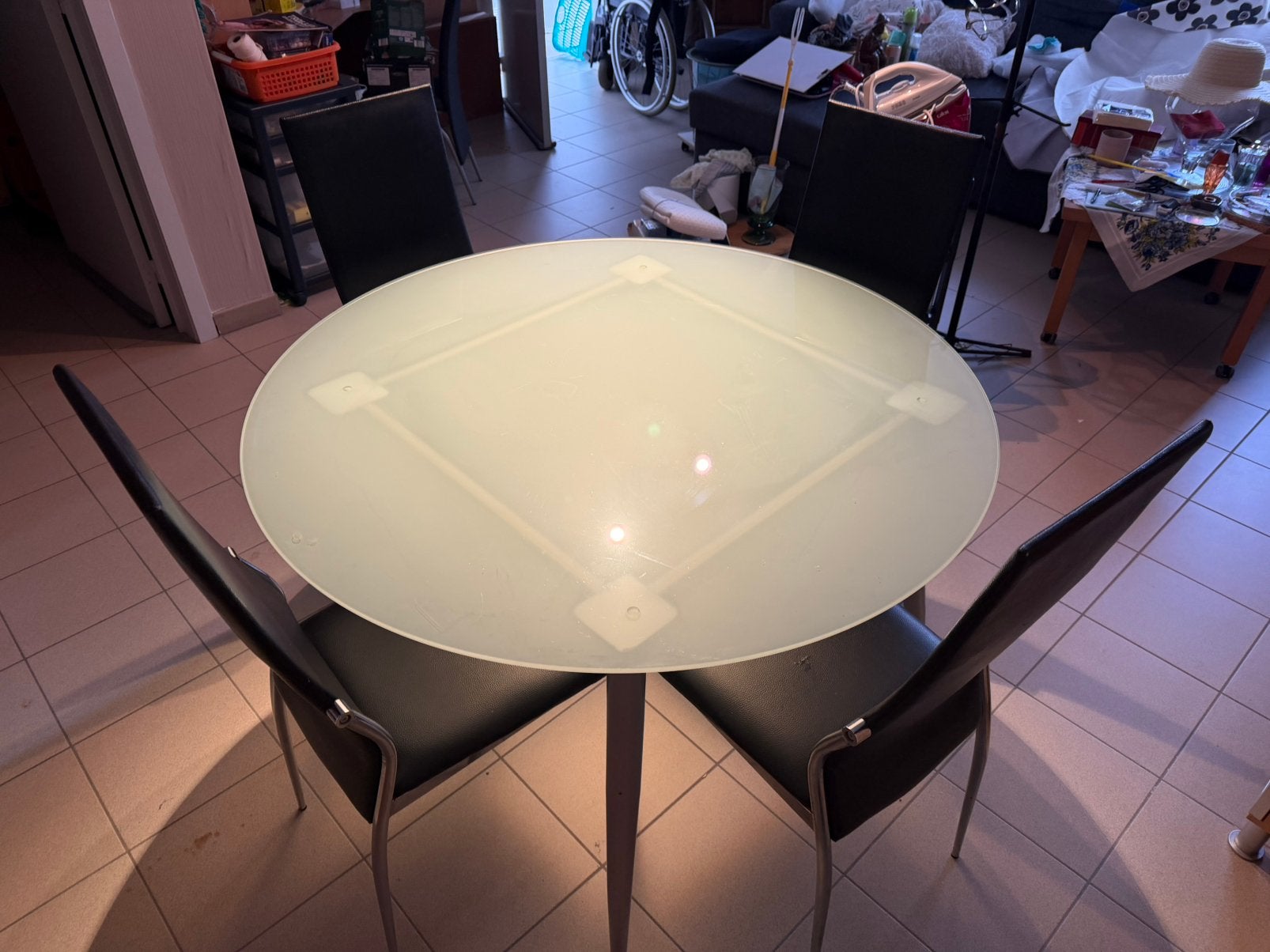 Glazen ronde tafel plus 4 stoelen, Ophalen, Gebruikt