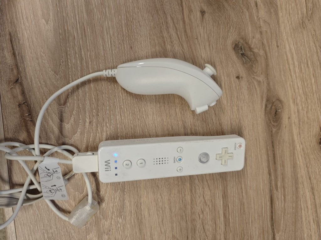 Wii controller + Nunchuck, Games en Spelcomputers, Games | Nintendo Wii, Ophalen, Gebruikt