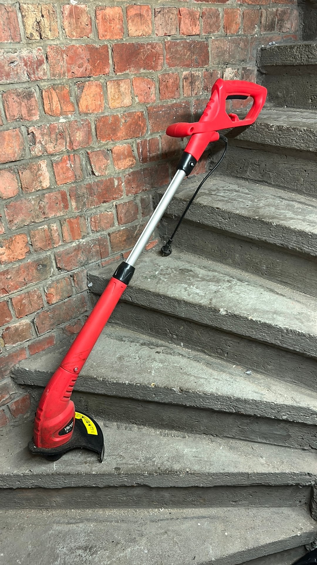 Varo grastrimmer, Tuin en Terras, Ophalen, Gebruikt