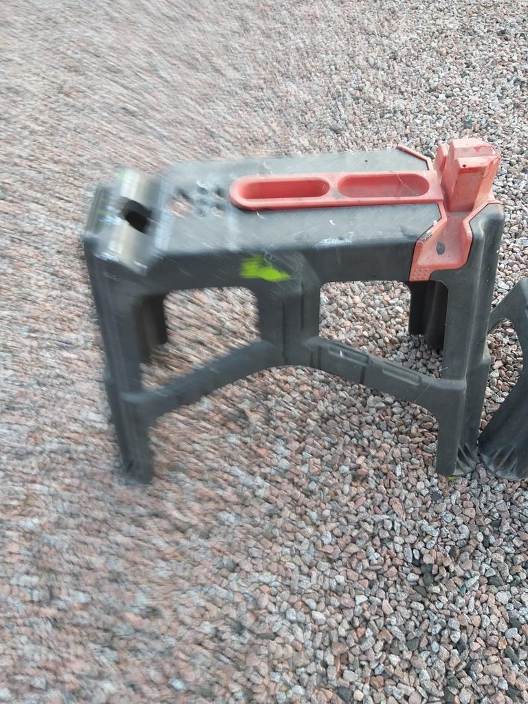 Harde plastieken schragen 2stuks 60cml 20cmb 62h, Ophalen