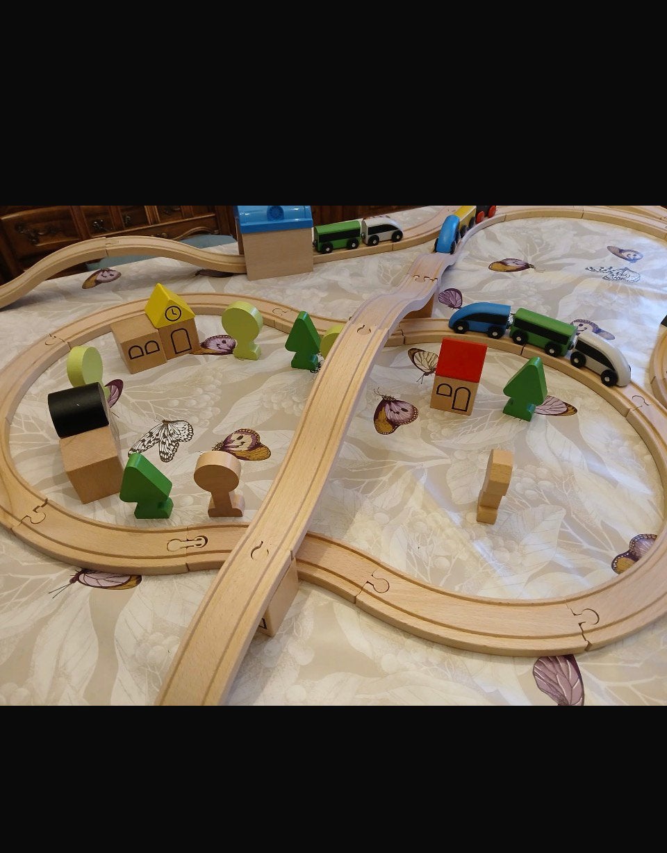 Circuit en bois Ikea . Lot et trains, Enlèvement, Comme neuf