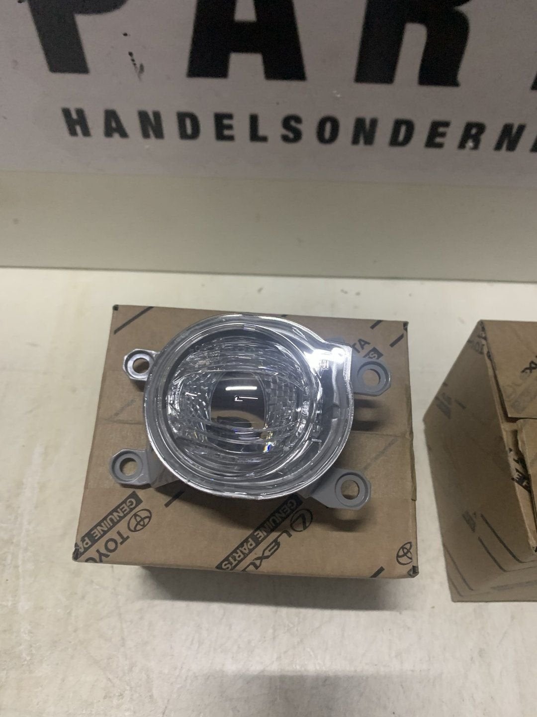 Toyota C-Hr mistlamp rechts origineel 81210-02190, -, Toyota, Utilisé, -