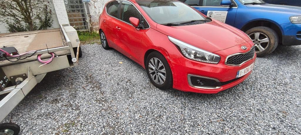 Kia ceed, Autos, Kia, Rouge, Euro 6, Boîte manuelle, Noir