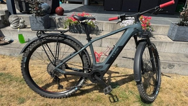 VTTAE Cube Reaction Hybrid Race 625 taille L, Vélos & Vélomoteurs, 50 km par batterie ou plus, Comme neuf, Cube, Enlèvement