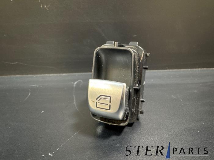 Commutateur vitre électrique d'un Mercedes C-Klasse, Autos : Pièces & Accessoires, Tableau de bord & Interrupteurs, Mercedes-Benz