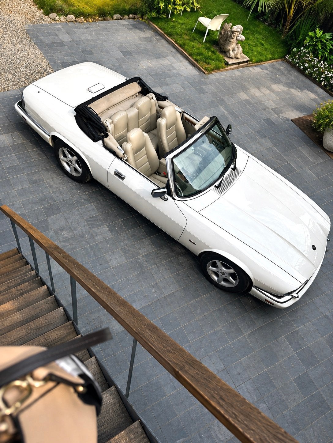 Jaguar XJS CABRIOLET 6 cilinder, Automaat, Achterwielaandrijving, Beige, Wit
