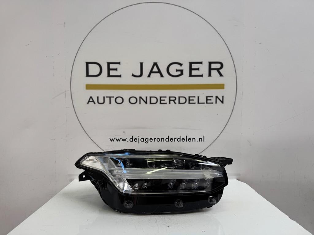 Phare avant droit d'origine LED central pour Volvo XC90 3165, Gunnar Engellaus vag 8
405 31  Gothenburg, SE, Info@volvocars.com