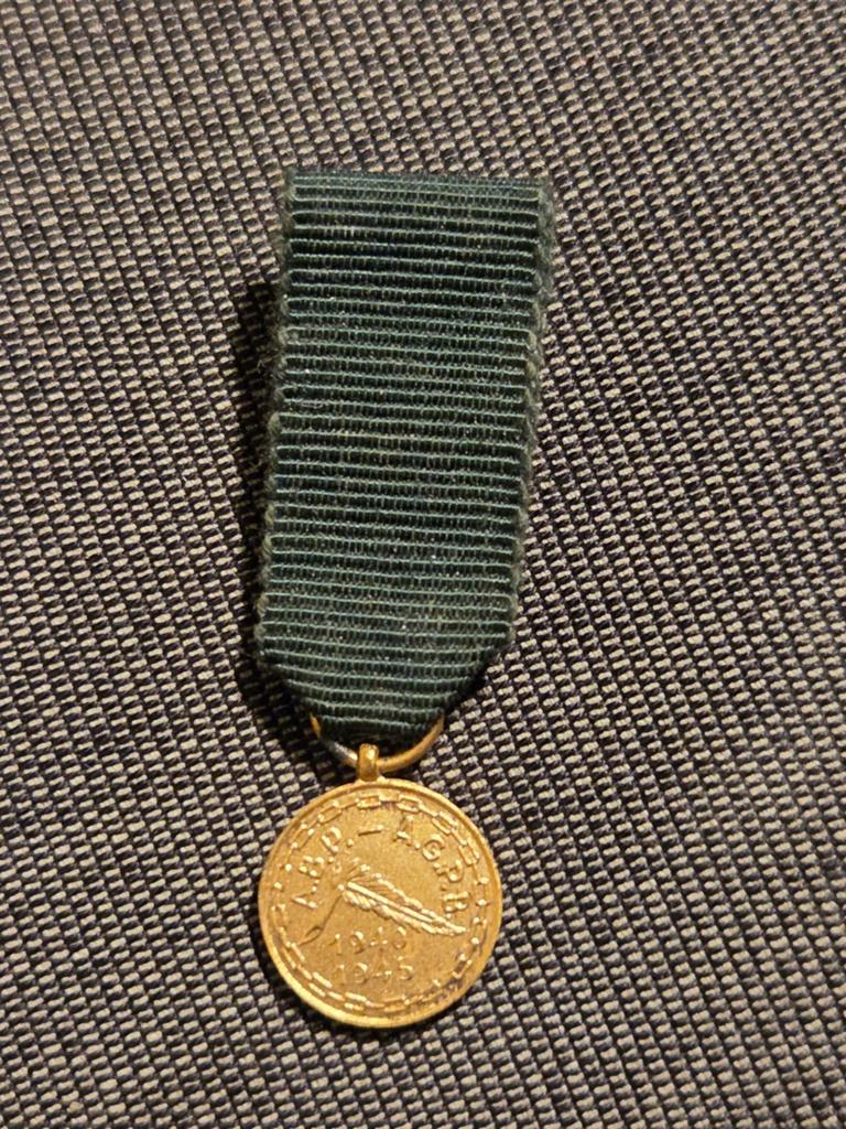 Médaille de presse miniature 40-45, Collections, Objets militaires | Général, Envoi