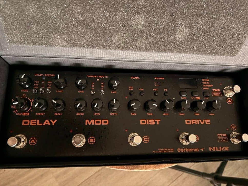Nieuw! Cerberus NUX te koop, Muziek en Instrumenten, Versterkers | Bas en Gitaar, Ophalen of Verzenden, Zo goed als nieuw