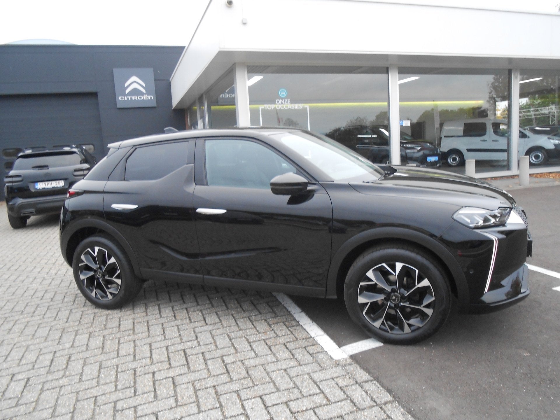 DS Automobiles DS 3 CROSSBACK 1.2 PURETECH AUTOMAAT - WAARBO, Auto's, Automaat, 4 deurs, Gebruikt, Zwart