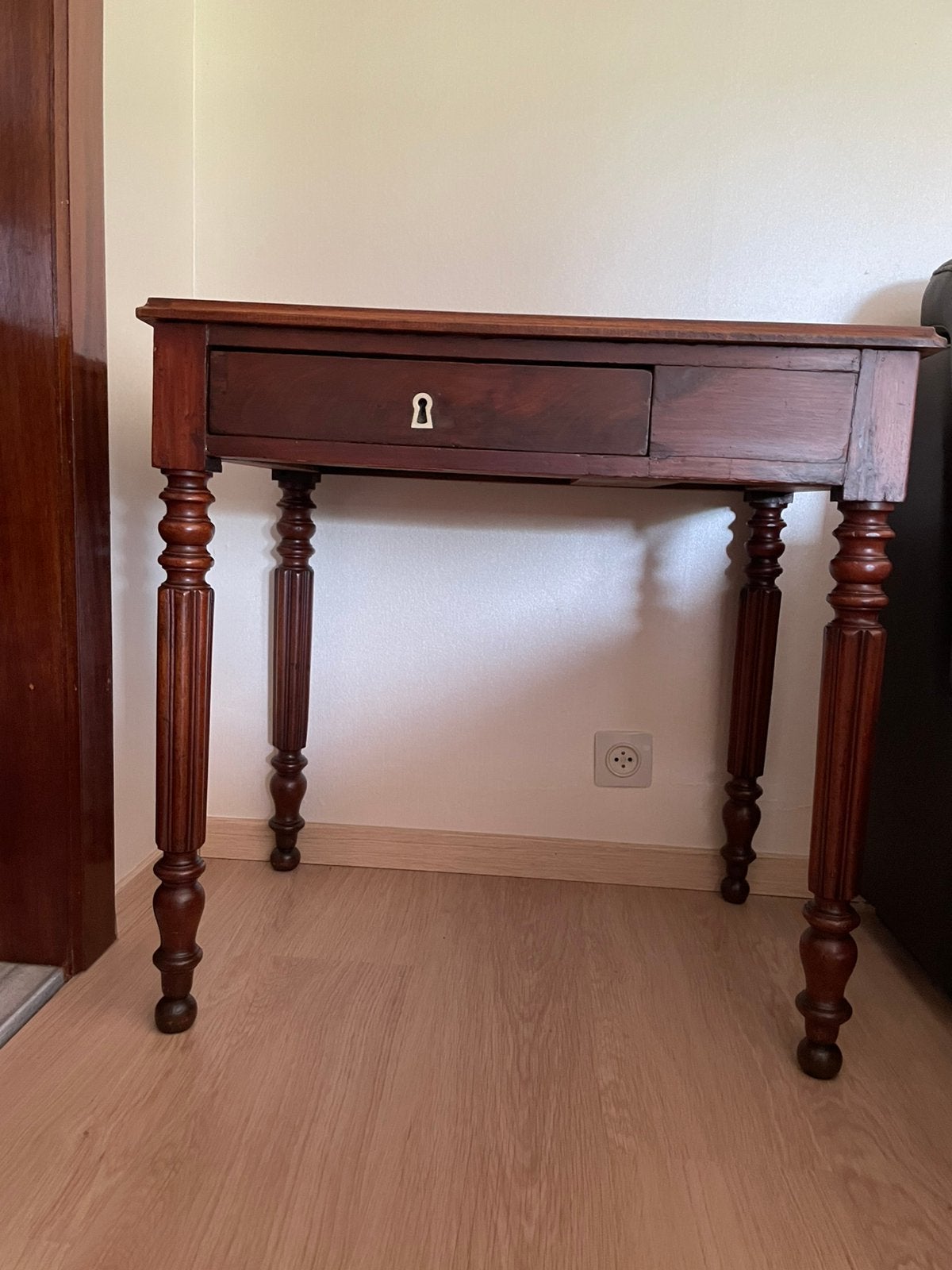 Bijzet tafel mahonie bruin, Ophalen, Gebruikt