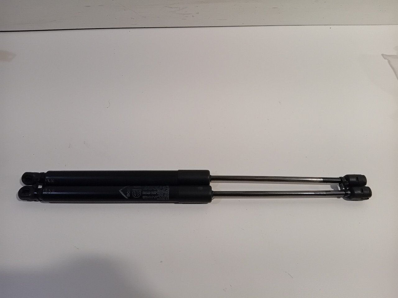 Gasdrukveerset achter Fiat 500X, Onderdelen@venauto.nl, Van der Ven Autorecycling B.V., Ettenseweg 76, 4706 PB Roosendaal, The Netherlands