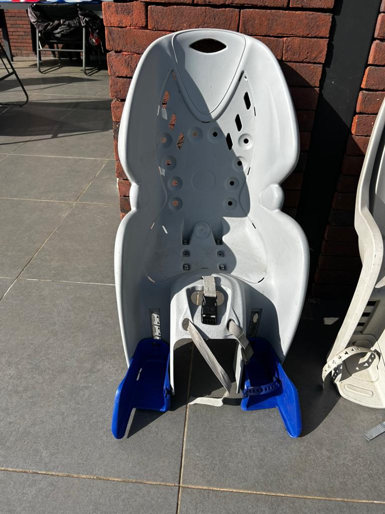Fietsstoel GRATIS, Fietsen en Brommers, Fietsaccessoires | Fietsstoeltjes, Ophalen, Achterzitje, 9 t/m 18 kg, Gebruikt