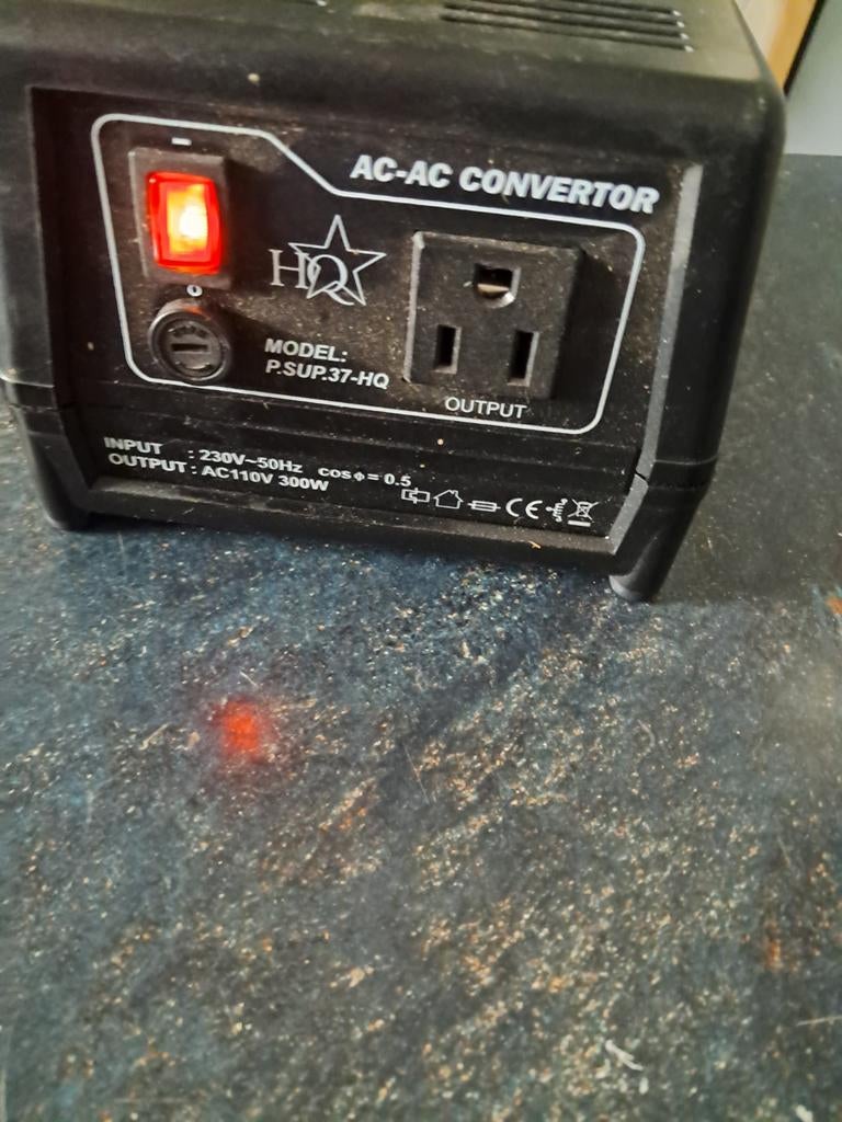 Convertisseur 230V  110V (300W) – état neuf, Enlèvement