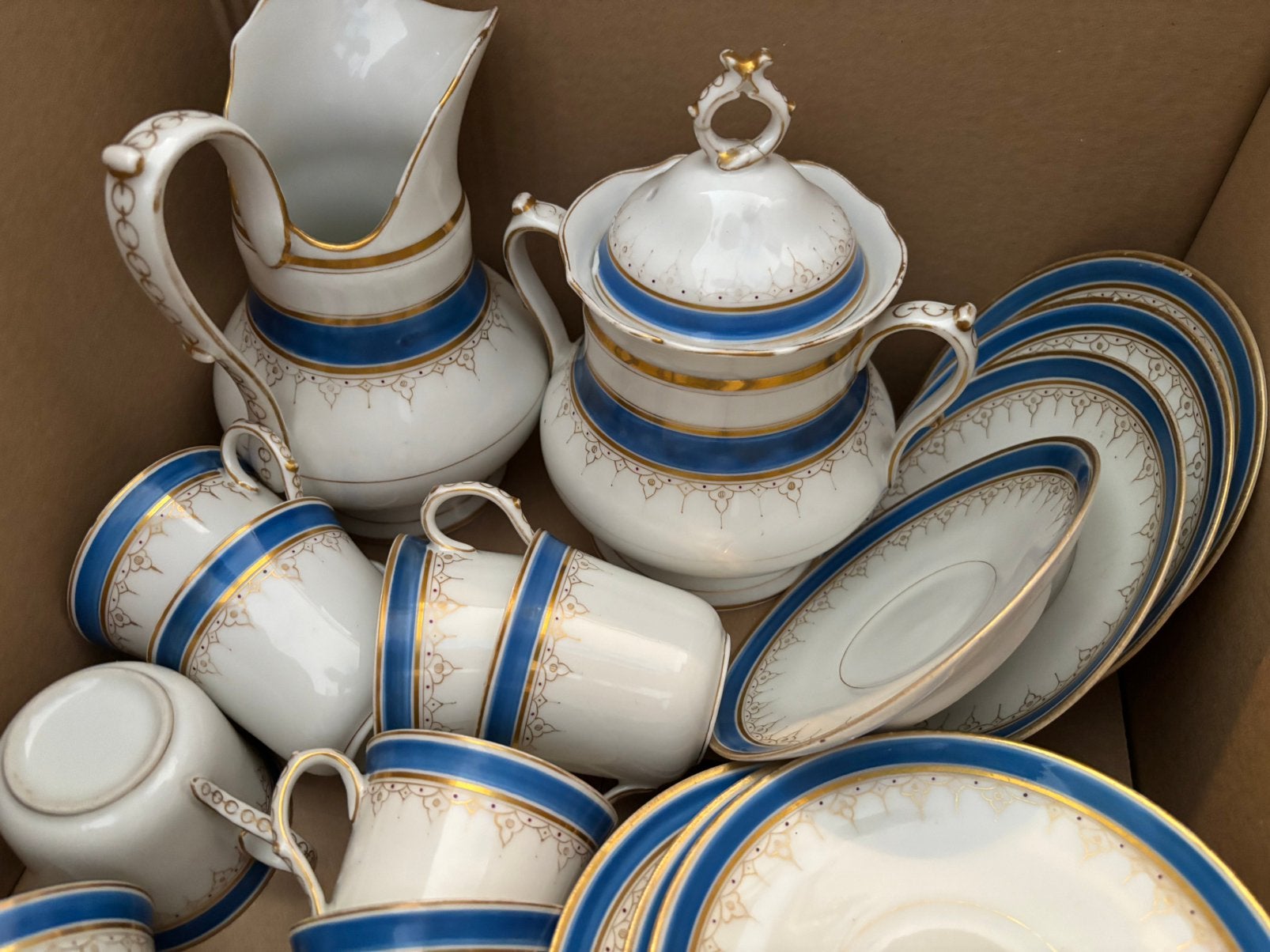 Antiek servies, Ophalen