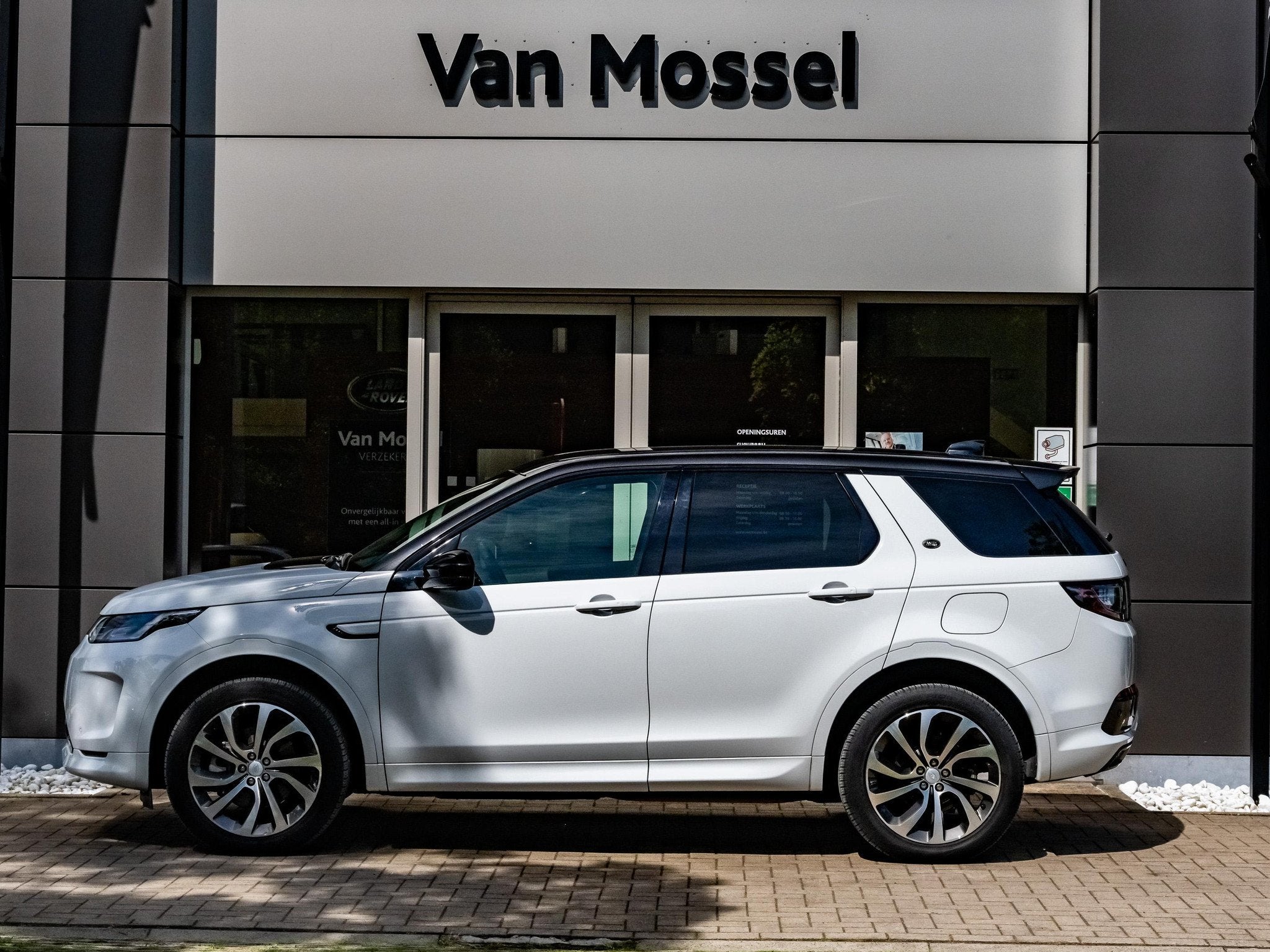 Land Rover Discovery Sport P300e R-Dynamic HSE AWD Auto. 23M, Auto's, Automaat, Gebruikt, 300 pk, 15 kWh