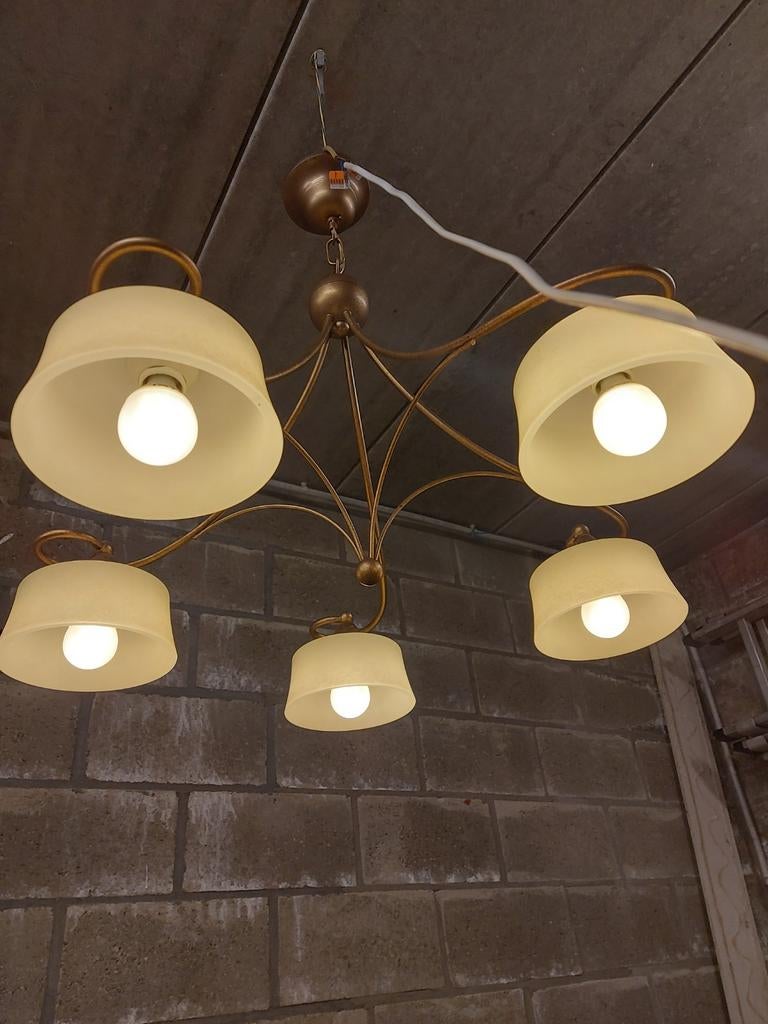 Luster: brons kleur met 5 lampenkappen. Diameter 65 cm, Ophalen, Gebruikt, 50 tot 75 cm, Rustiek