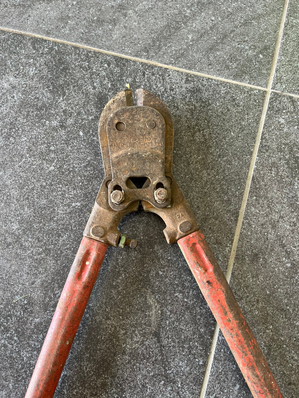 Pince coupante en fer, Enlèvement, Comme neuf, Pince