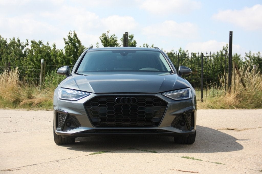 Audi A4 avant S line, Autos, Audi, Particulier, A4, Jantes en alliage léger, Essence, Break, 5 portes, Automatique, Argent ou Gris