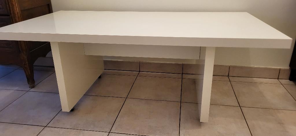 TABLE BASSE MODERNE, 100 à 150 cm, Moins de 50 cm, Enlèvement, Utilisé
