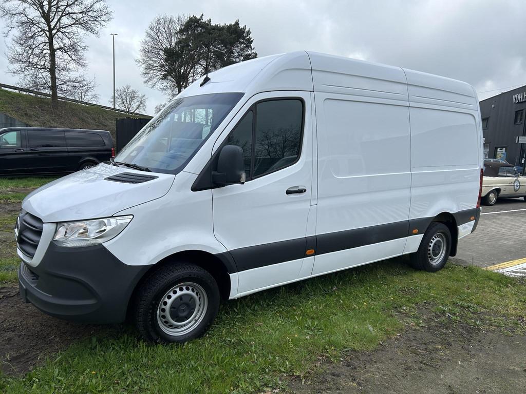 Mercedes-Benz Vans Sprinter 315 CDI Bestelwagen L2 RWD PRO, Auto's, Gebruikt, 4 cilinders, 2000 kg, Wit