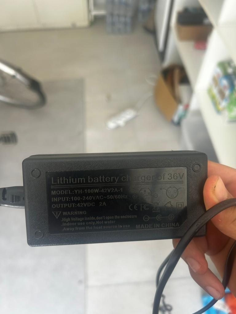 Ebike/step oplader, Ophalen, Zo goed als nieuw