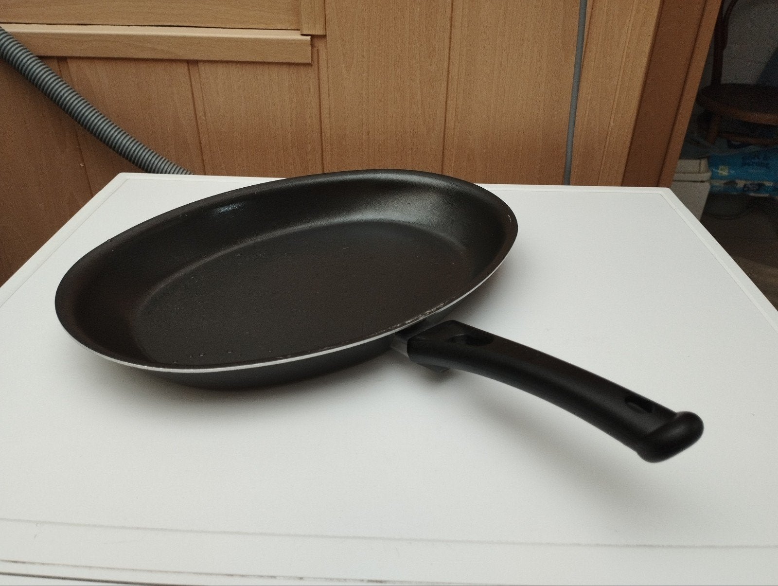 een ovalen braadpan met dubbele bodem kleur zwart, Huis en Inrichting, Ophalen, Braadpan