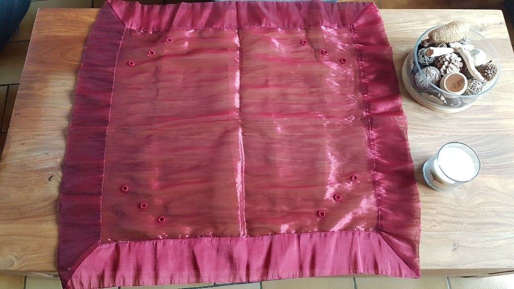 Nappe bordeaux 90 x 88 cm décoration table meuble, Tafelkleed, Ophalen of Verzenden, Gebruikt