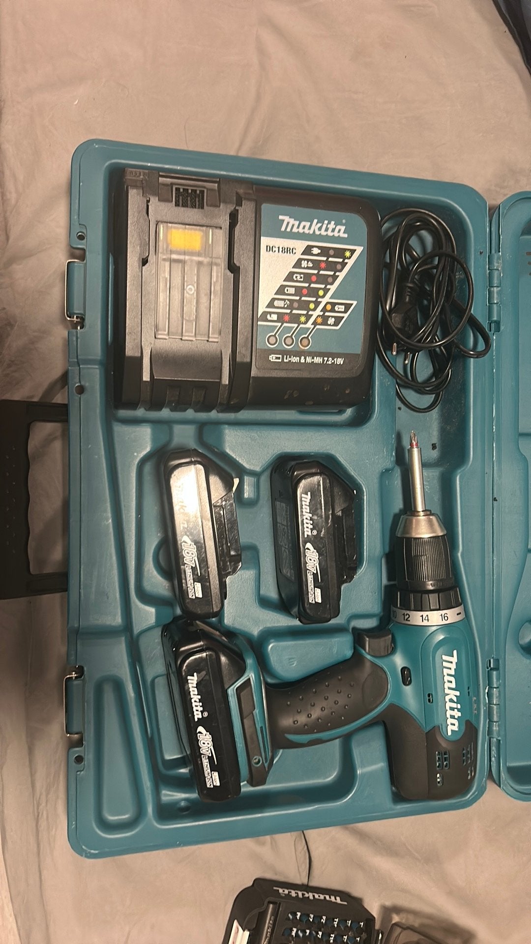 Makita boormachine, Bricolage & Construction, Outillage | Foreuses, Enlèvement, Perceuse