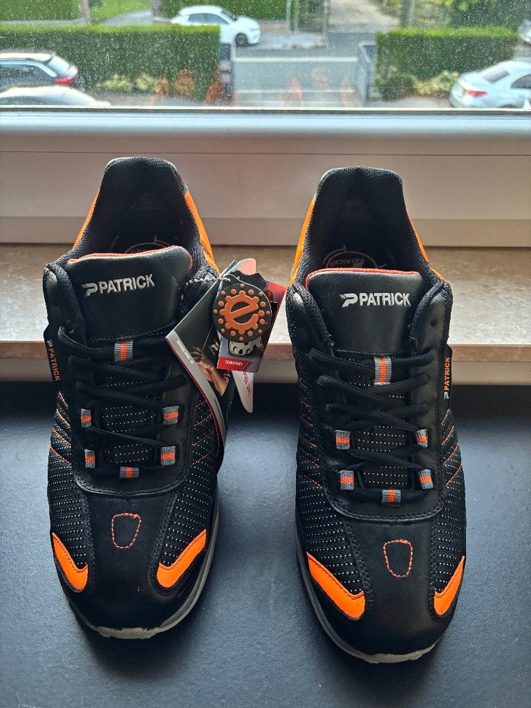 Chaussures foot arbitre, Enlèvement ou Envoi, Neuf, Chaussures