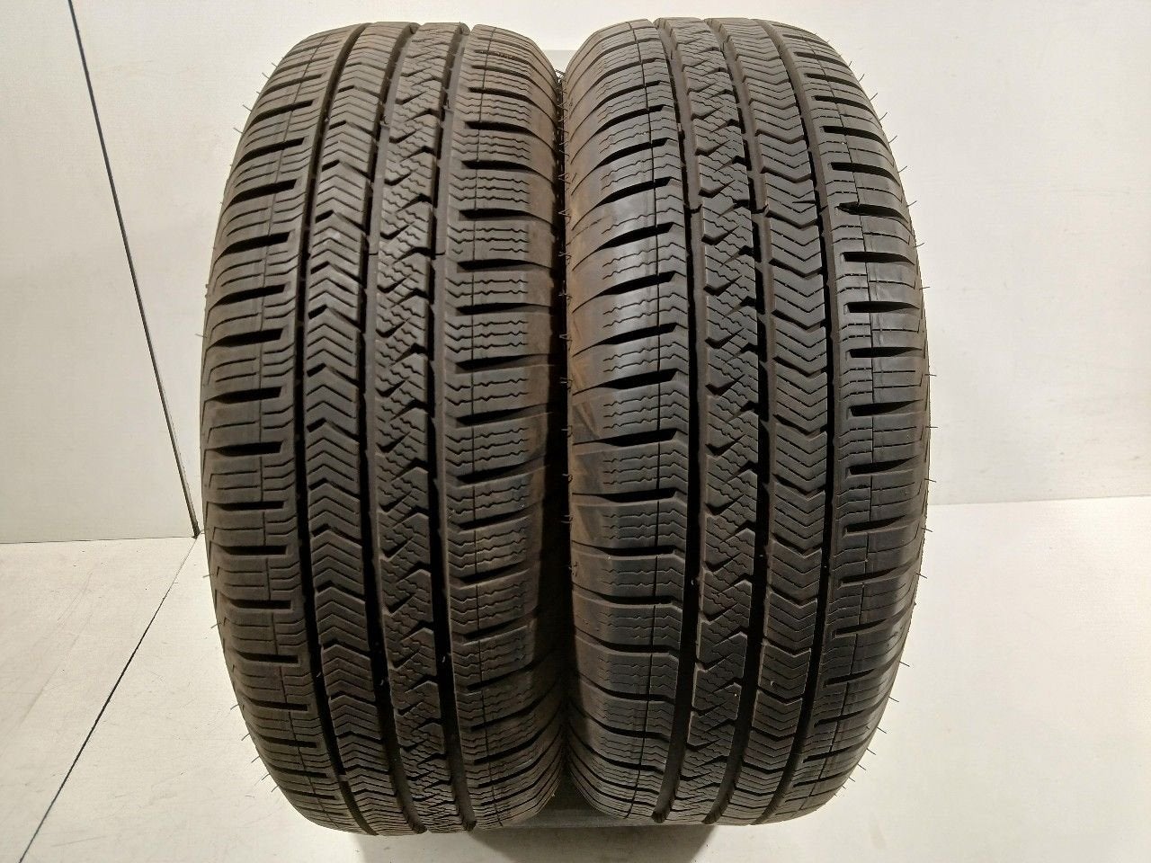 Bandenset 2 stuks 4-Seizoenen 175 65 R13, Auto-onderdelen, Banden en Velgen, Onderdelen@venauto.nl, Van der Ven Autorecycling B.V.