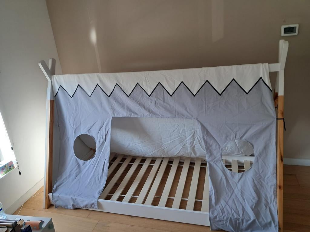 TIPI kinderbed incl bedcover 90x200, Enfants & Bébés, Chambre d'enfant | Lits, Enlèvement