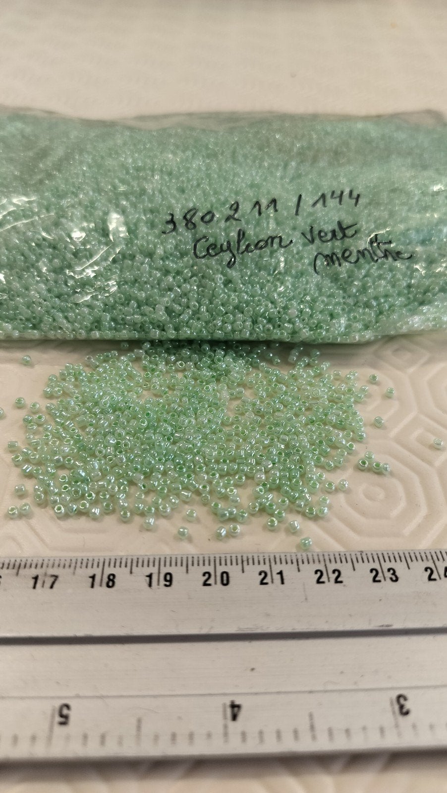 Sachet 500 gr.perles verre rocailles Menthe ceylon ~2mm., Ophalen of Verzenden, Nieuw, Kraal