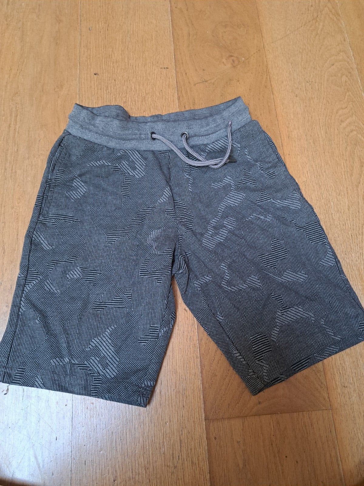 korte broek, Ophalen