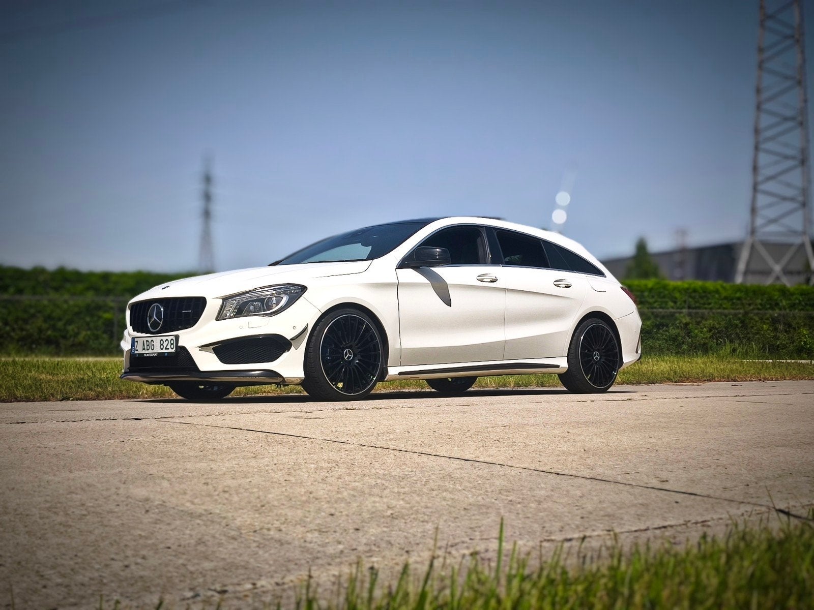 Mercedes-benz CLA250 AMG shooting brake a45 look, Auto's, Automaat, CLA, Alcantara, Wit