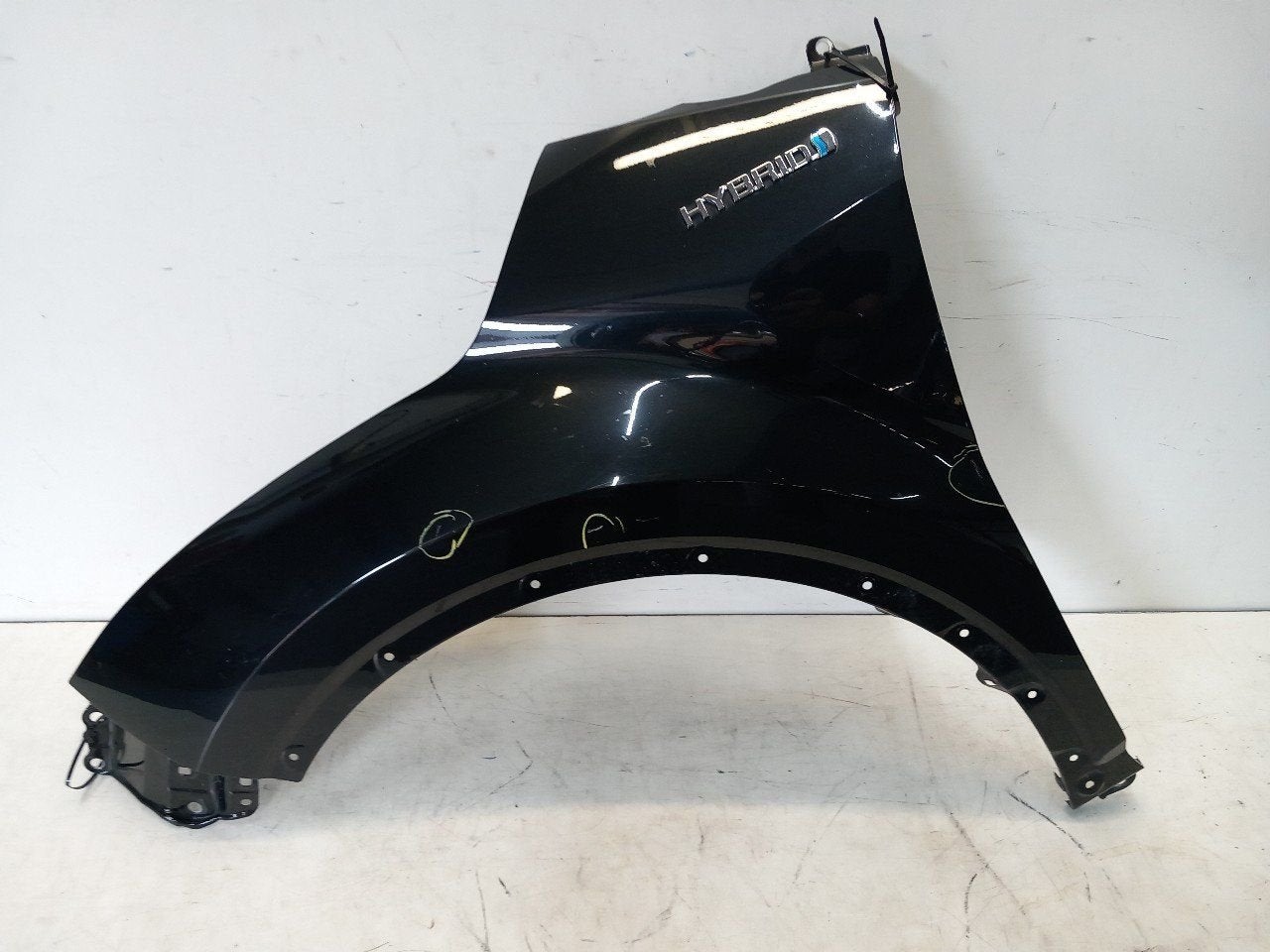 Spatbord links voor Toyota C-HR, Onderdelen@venauto.nl, Van der Ven Autorecycling B.V., Ettenseweg 76, 4706 PB Roosendaal, The Netherlands