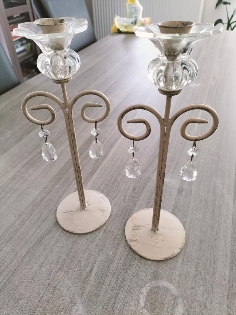 Twee antieke kandelaars met glazen kristallen, Ophalen of Verzenden