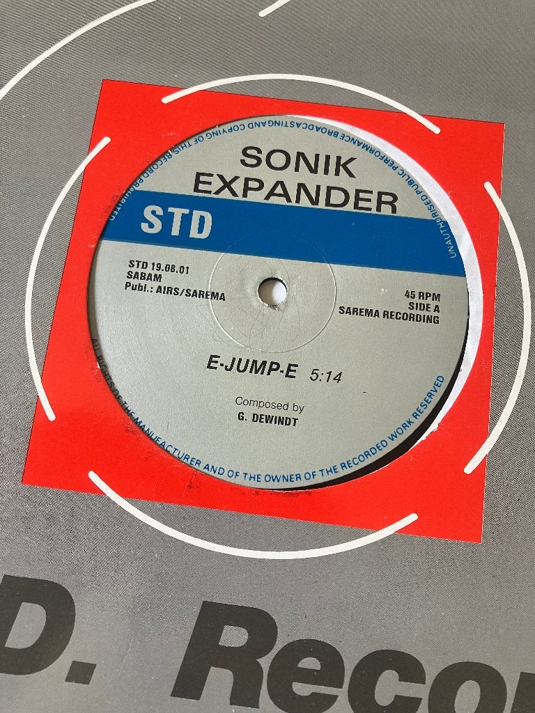 Sonik expander - e-jump-e ( maxi vinyl), Cd's en Dvd's, Vinyl | Dance en House, Gebruikt, House, Ophalen of Verzenden, 12 inch