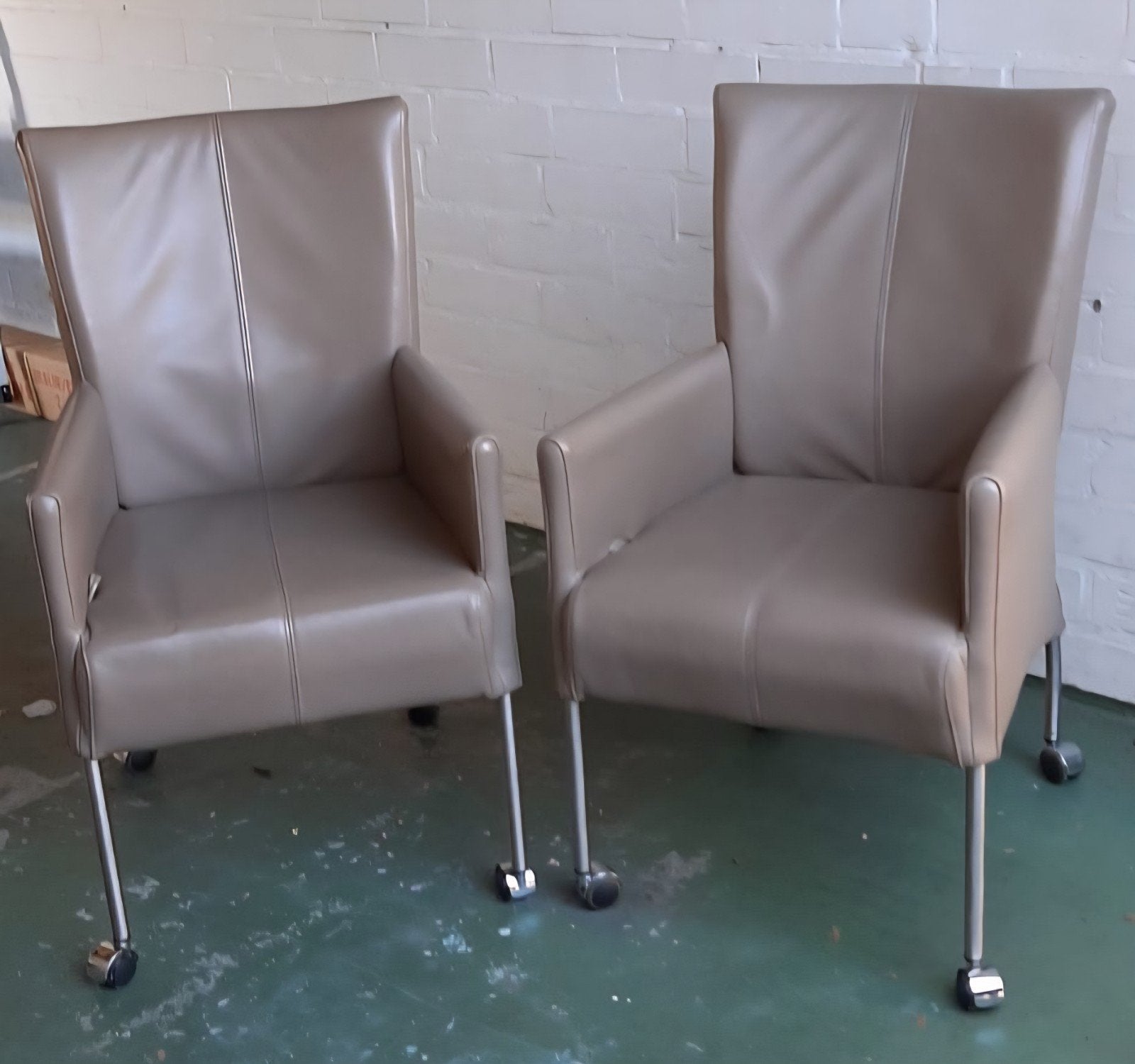 Leren stoelen met wieltjes in nieuwstaat, Enlèvement, Cuir, Deux