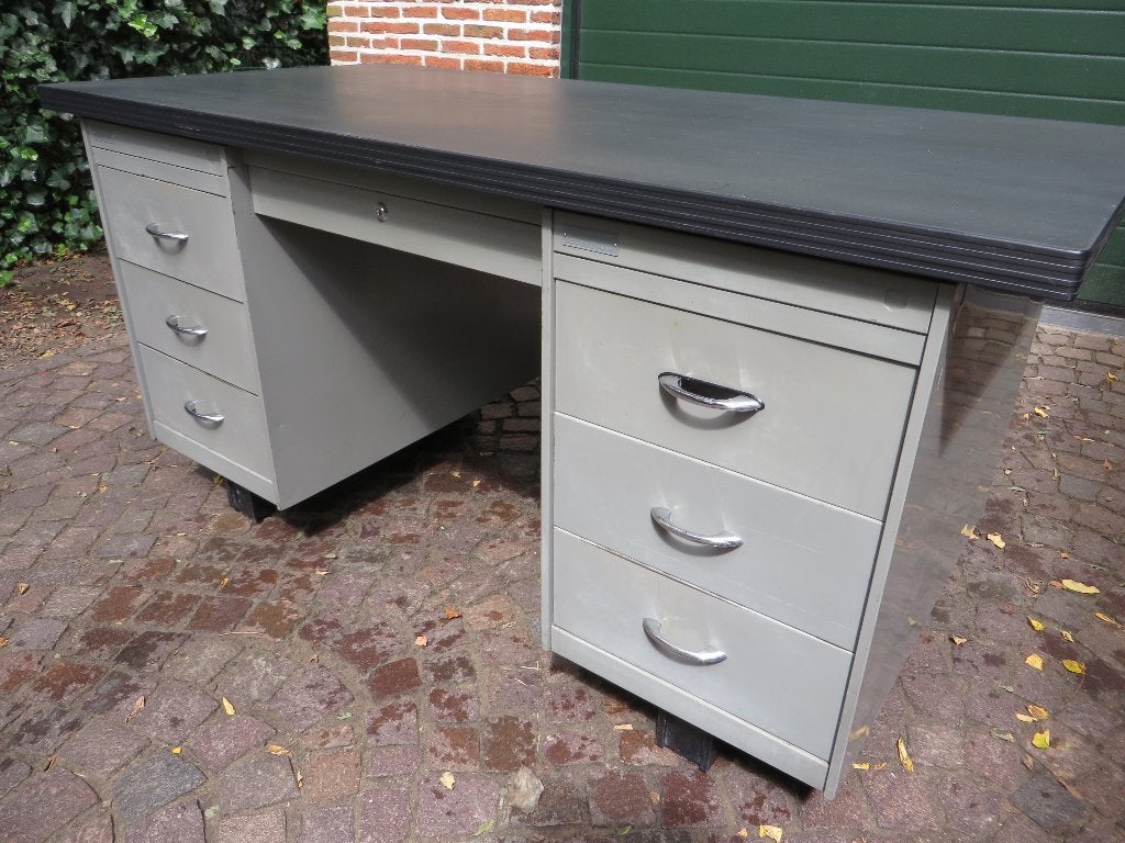 2 metalen bureau’s, Atelier, Enlèvement, Utilisé, Bureau