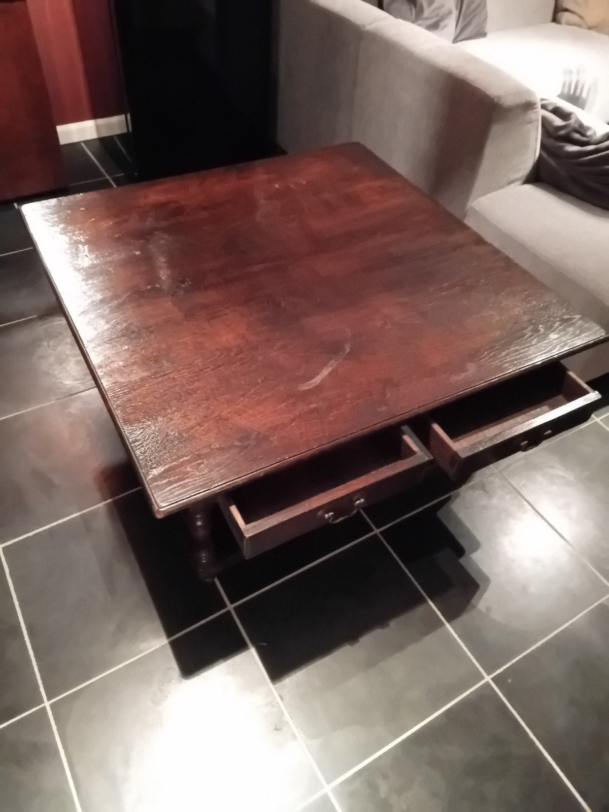 copie d'une table basse ancienne, Maison & Meubles, Enlèvement, 100 à 150 cm, 100 à 150 cm, 5 – 50