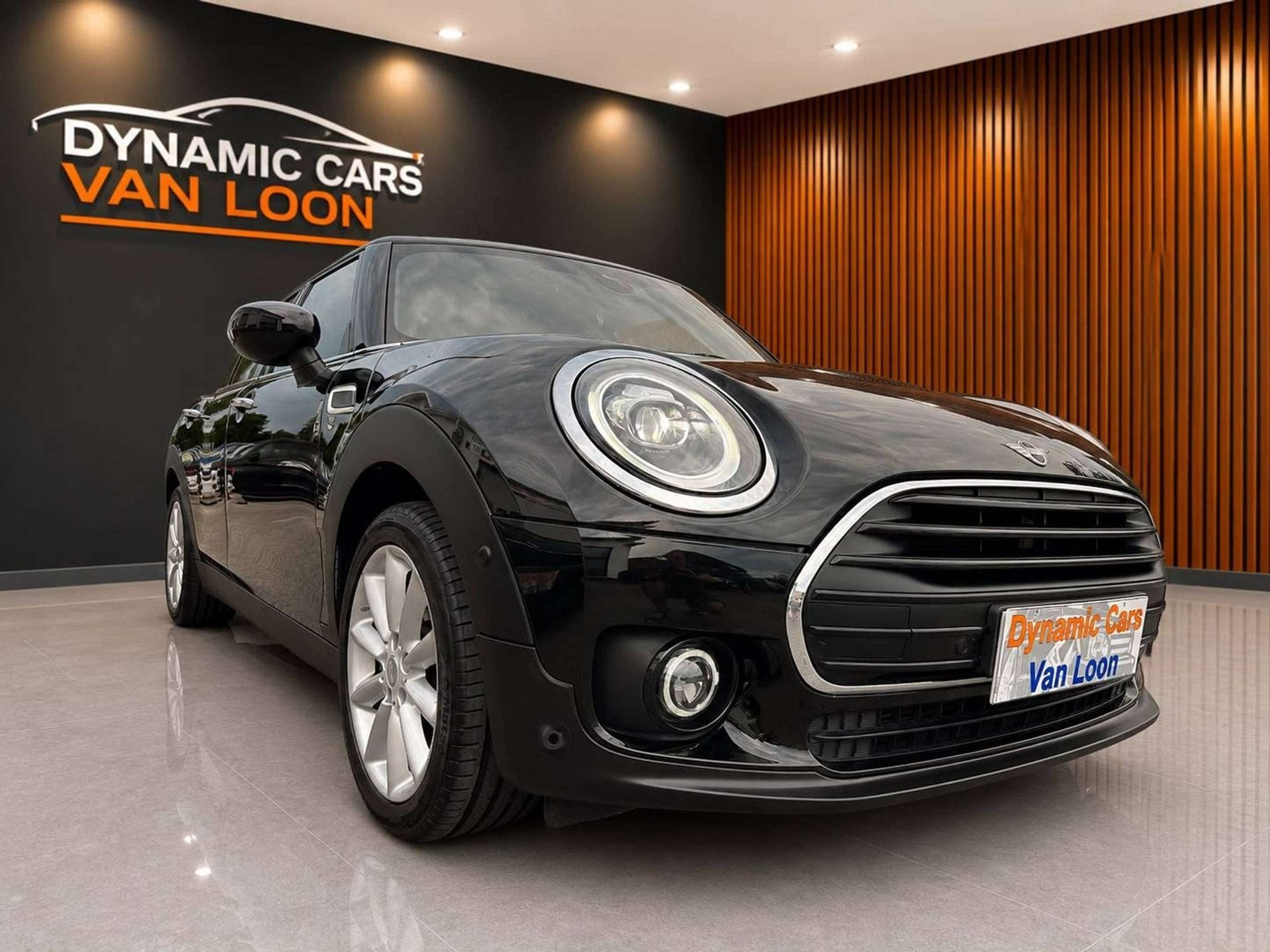 MINI Cooper Clubman 1.5i 132 Pk Automaat, Airco, Cruise, Sta, Dealer onderhouden, Gebruikt, 136 pk, Zwart